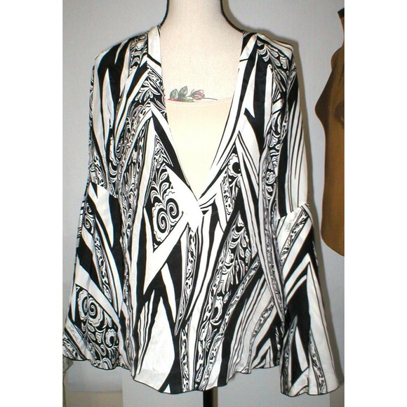New NWT Womens 10 Italy Designer Silk Blouse Just Cavalli 46 Black White Bell - Picture 1 of 11